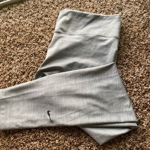Worn once gray Nike leggings